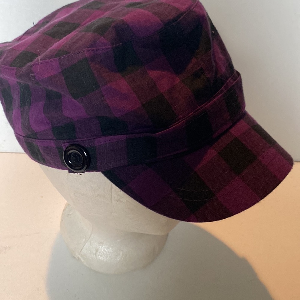 NWOT Four Women’s Caps - Picture 5 of 10